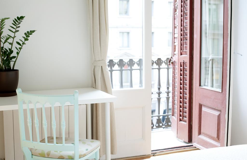 Apartment In Plaza Catalunya 巴塞罗那 客房 照片